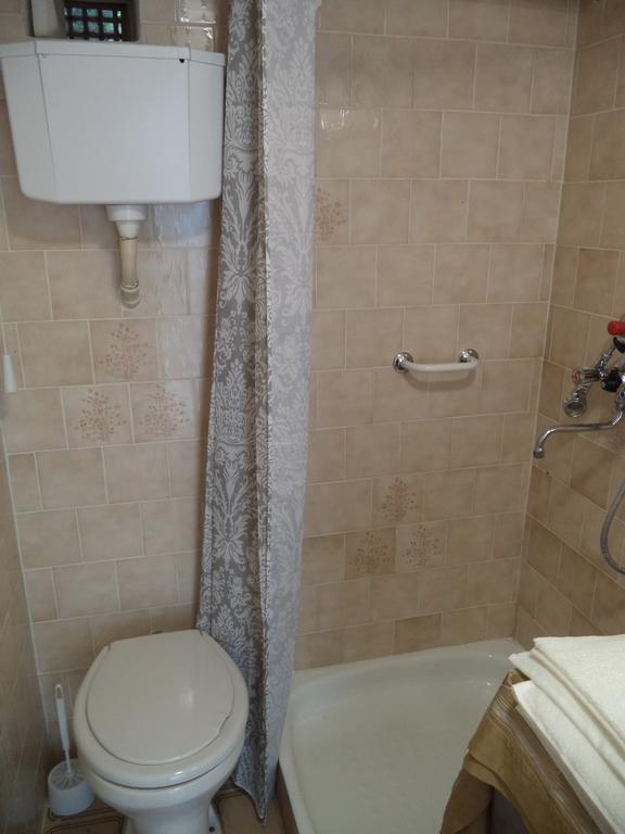 Napkelte Apartman Тихани Стая снимка