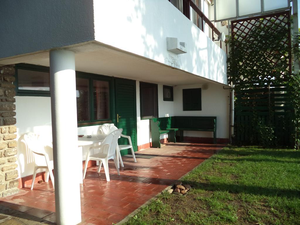 Napkelte Apartman Тихани Стая снимка